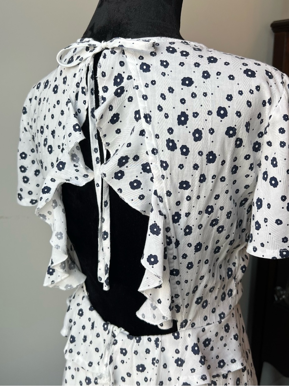 NWOT Princess Polly White and Navy Floral Cutout Mini Dress - US 8 - Picture 11 of 12